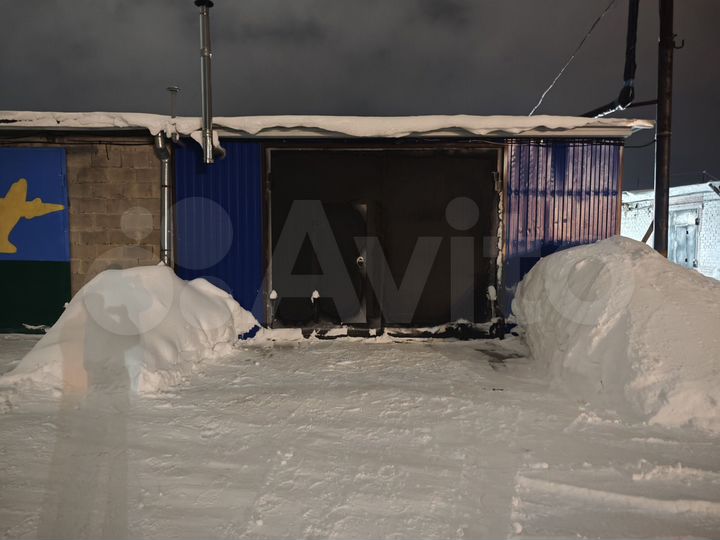 Гараж, > 30 м²