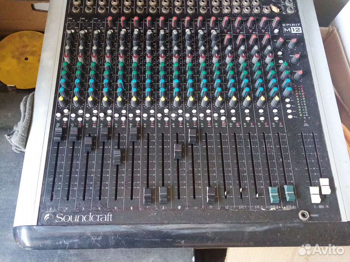 Микшерный пульт, требует ремонта