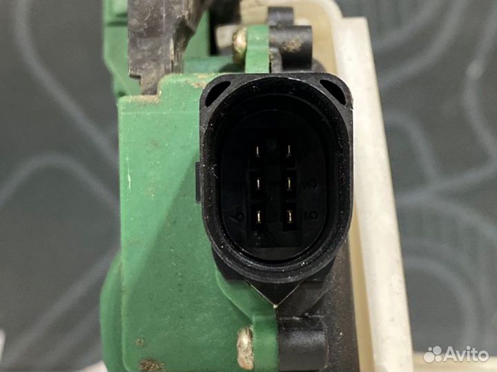 Замок двери задний левый Volkswagen Passat B5 AMX