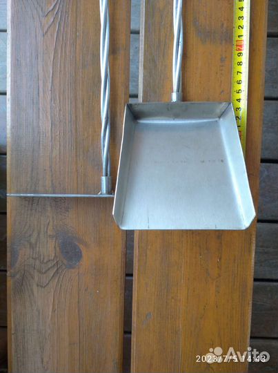 Совок и кочерга