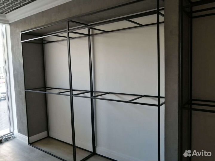 Торговое оборудование для магазина одежды