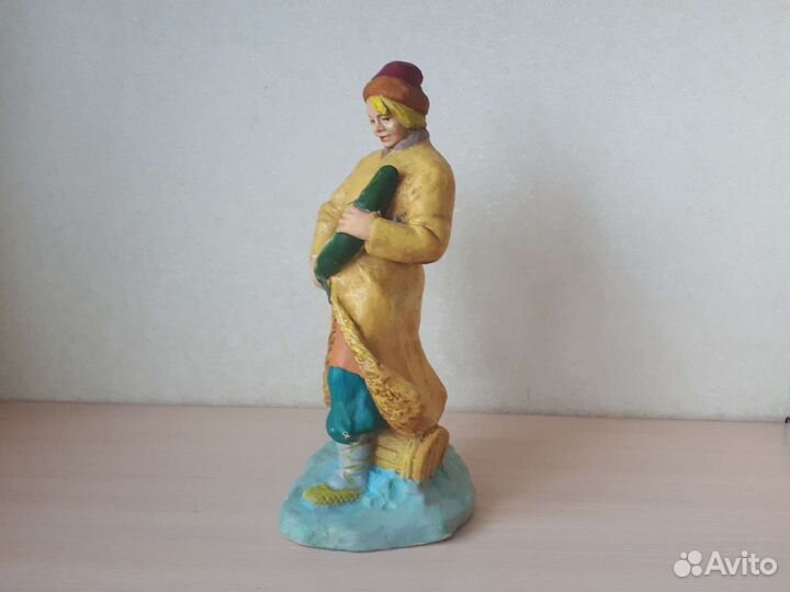 Статуэтка гипсовая СССР