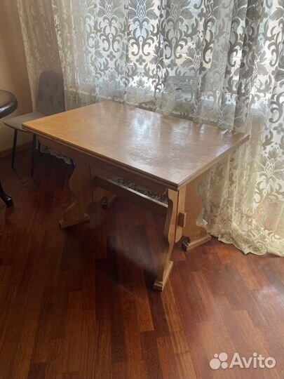 Кухонный стол