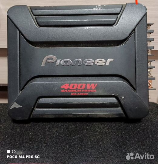 Сабвуфер и усилитель в автомобиль