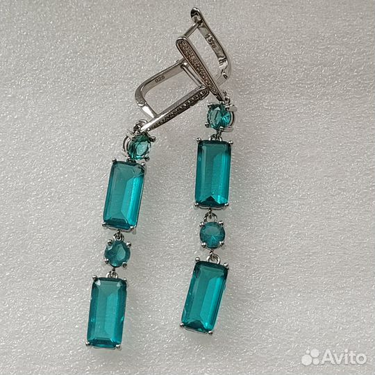 Серьги с камнями из личной коллекции