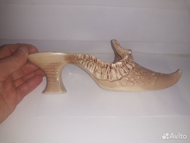 Статуэтка Туфелька Золушки