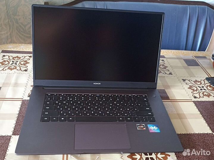 Ноутбук бу 12.2021 honor MagicBook 15модель