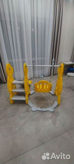 Детская горка с качелями