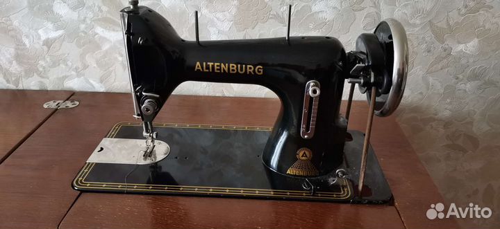Швейная ножная машинка Altenburg Германия