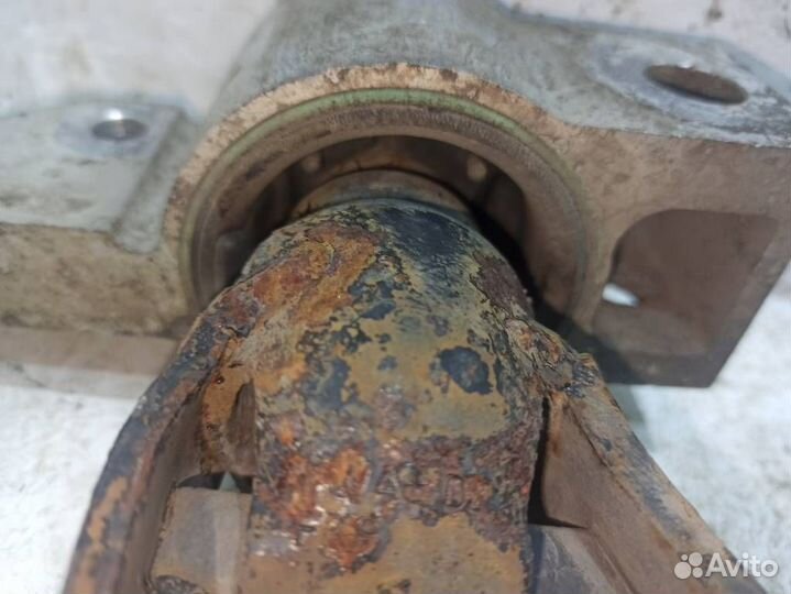 Рычаг передний левый