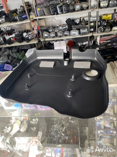 Крышка двигателя Приора 2 127 мотор