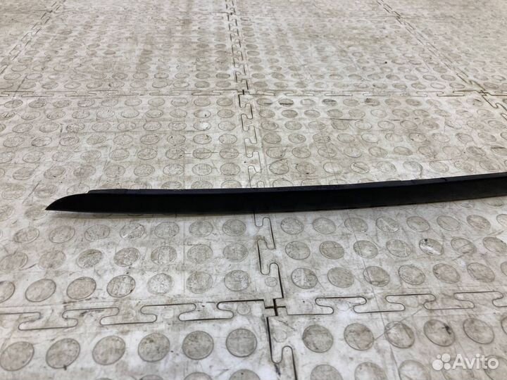 Молдинг лобового стекла левый Skoda Kodiaq 2016