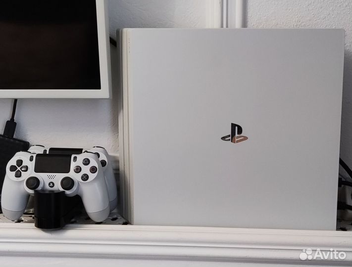 Sony playstation 4 PRO white