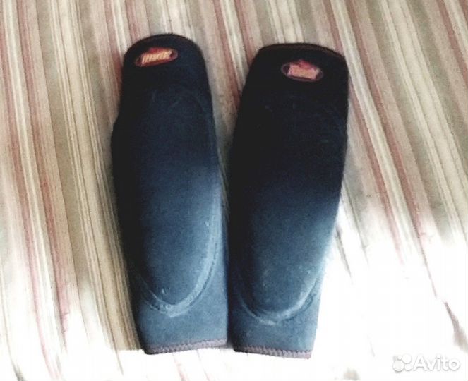 Фирменные новые наколенники