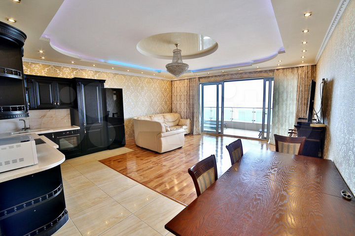 3-к. квартира, 106 м², 14/23 эт.