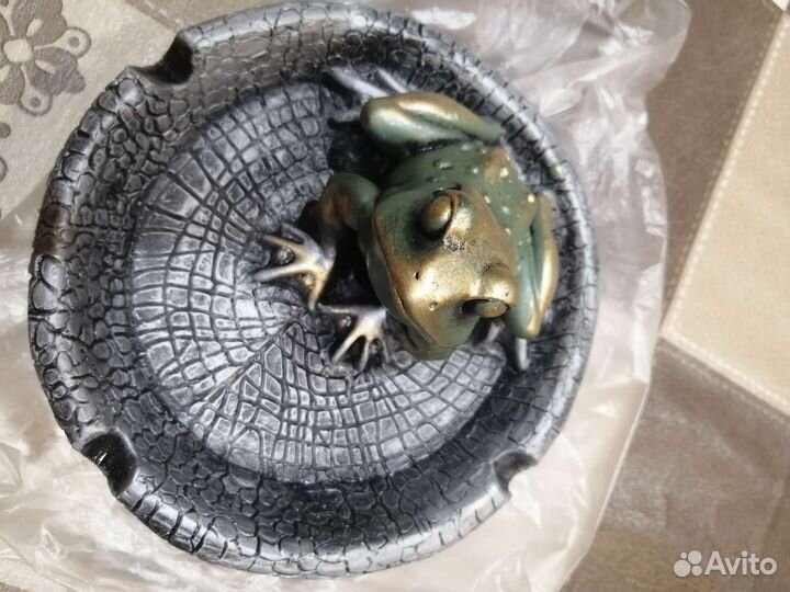 Посуда с лягушкой пепельница гипс