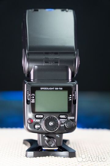 Накамерная вспышка Nikon Speedlight SB-700