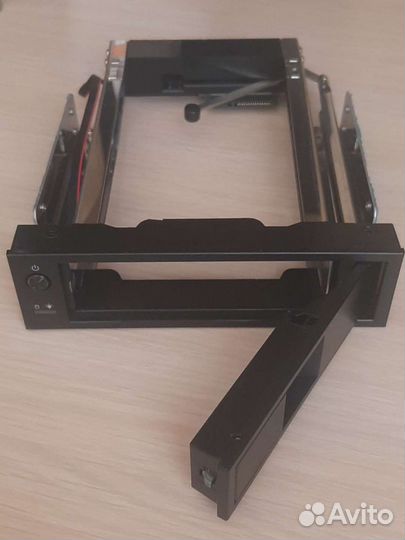 Салазки для жёсткого диска