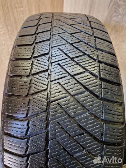 Continental ContiVikingContact 6 255/55 R18 и 235/60 R18 109T