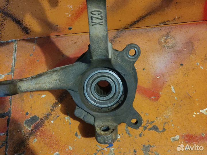 Кулак поворотный со ступицой mitsubishi RVR 91-97