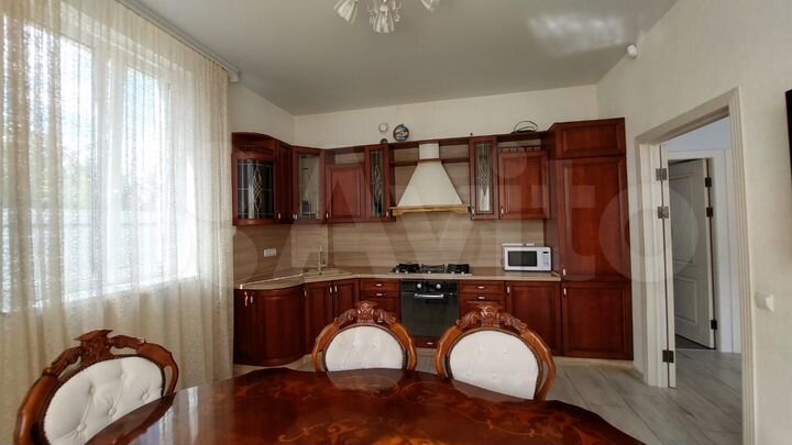 Дом 180 м² на участке 6,3 сот.