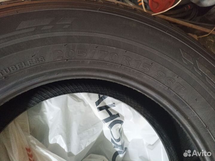 Kumho Crugen Premium KL33 205/70 R15 96T