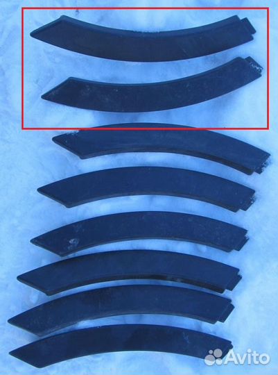 Range Rover Evoque Уголок задней двери прав левый