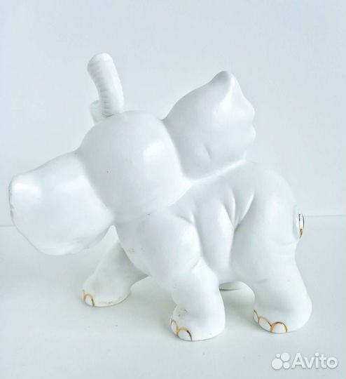 Фарфоровая статуэтка Слон позолота Китай