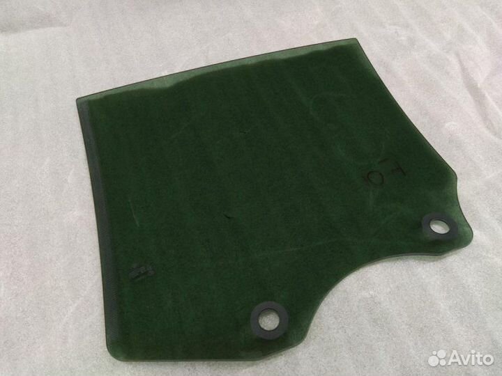 Стекло двери заднее правое Bmw 640D