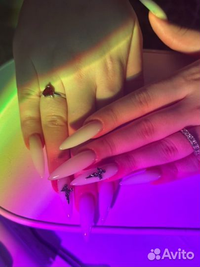 Наращивание ногтей
