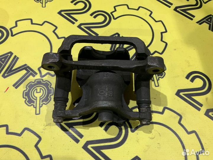 Суппорт задний правый Toyota Chaser JZX100 1jzge