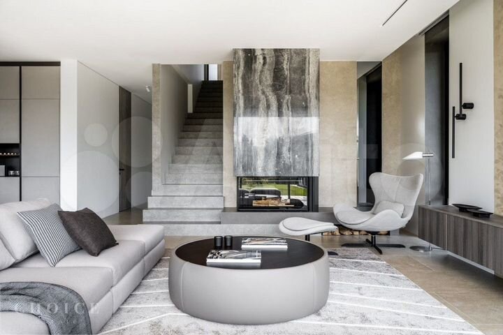 Коттедж 336 м² на участке 10 сот.