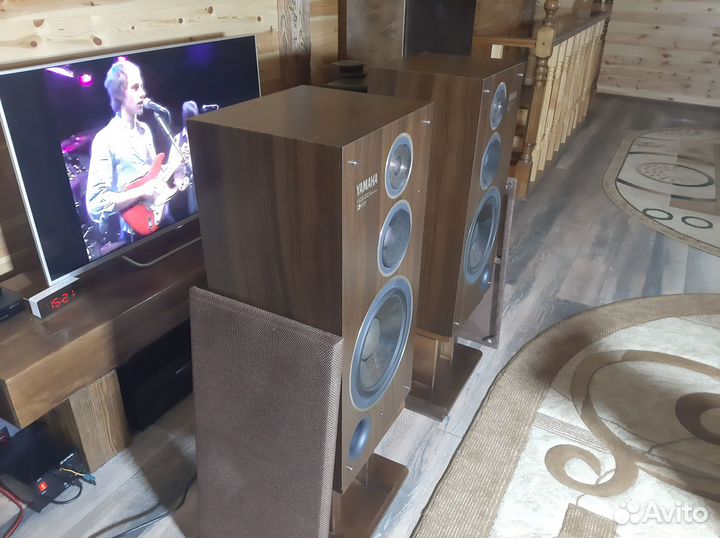 Yamaha NS-500YST с подставками