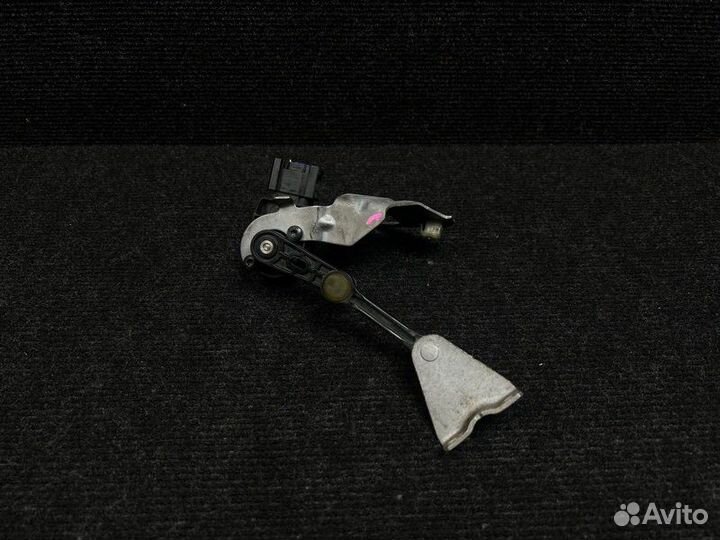 Датчик высоты дорожного просвета Mercedes-Benz