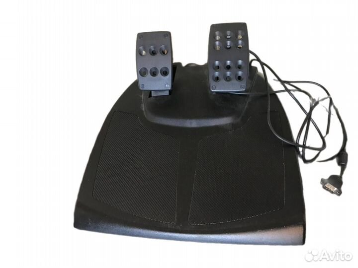 Игровой комплект Logitech momo Racing