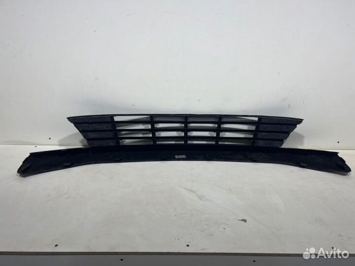 Решетка радиатора(бампера) передняя Kia Rio 4