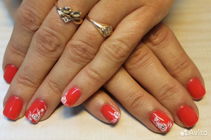 Модель на наращивание ногтей маникюр