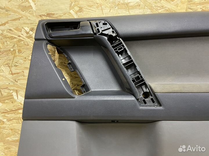 Обшивка двери задняя правая Toyota Prado 150