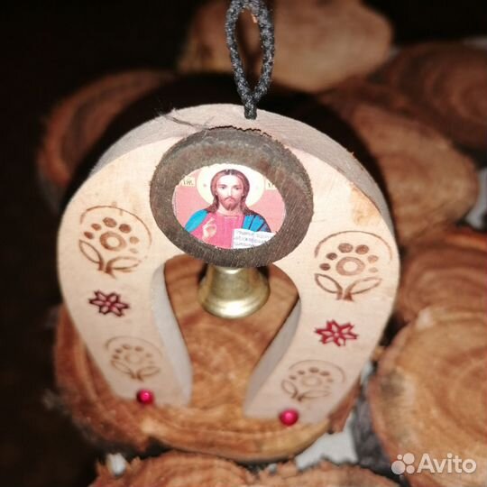 Сувенир подкова дерево с колокольчиком и иконой