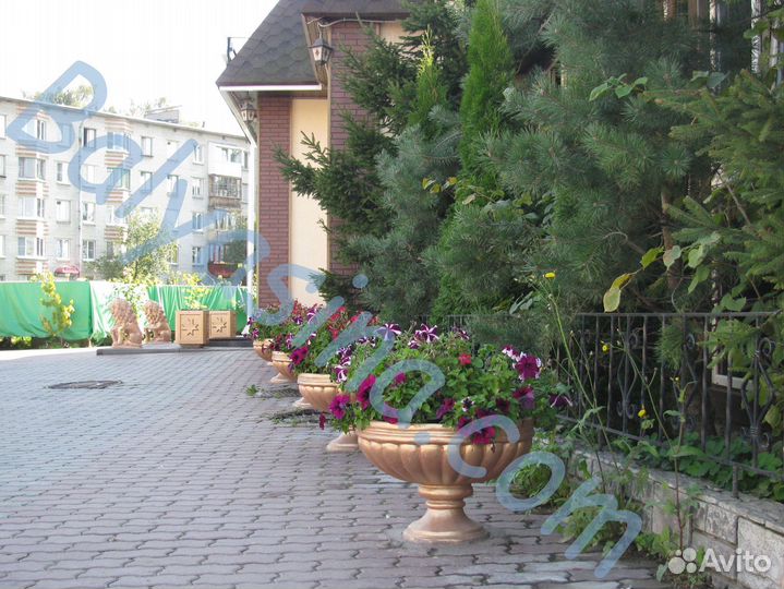 Бетонные вазоны