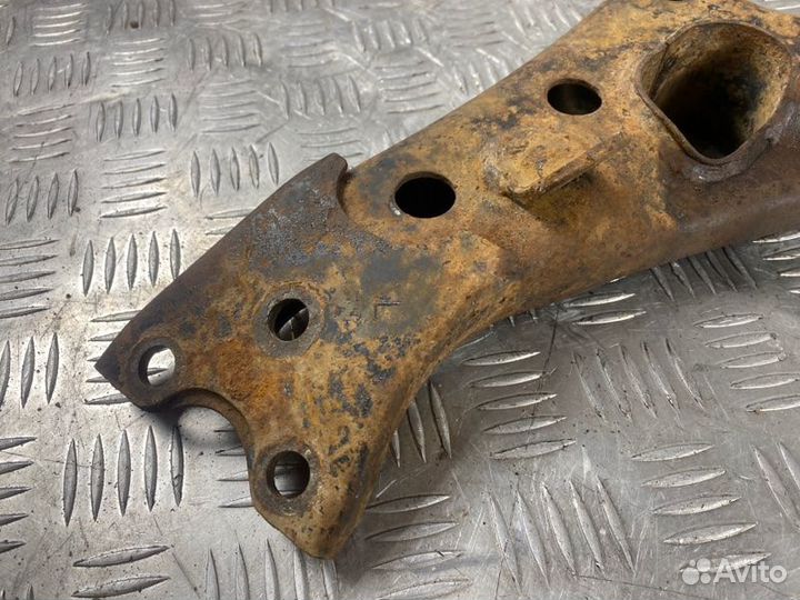 Рычаг подвески нижний передний левый Toyota Carina