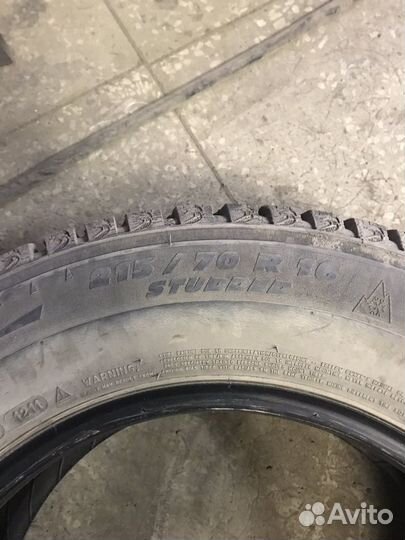 Michelin X-Ice North 215/70 R16