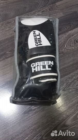 Боксерские перчатки 10 oz green hill новые. В уп