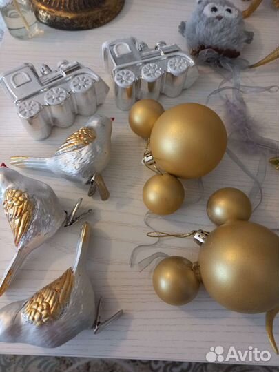 Новогодние игрушки на елку