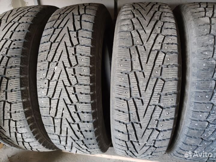 Roadstone Winguard WinSpike SUV 225/65 R17 106T