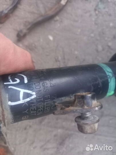 Амортизатор правый mazda 6