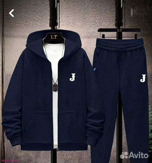 Спортивный костюм