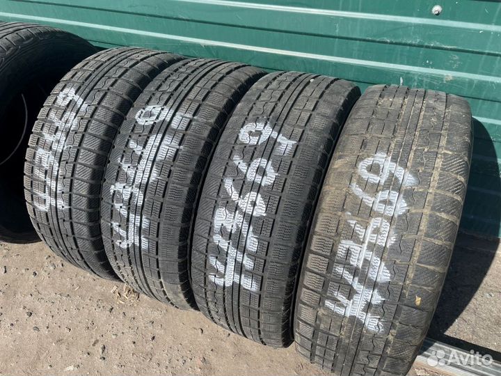 Toyo Winter Tranpath MK4a 215/55 R17