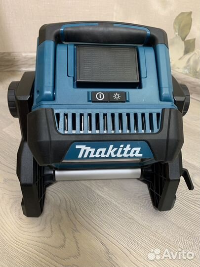 Фонарь Аккумуляторный Makita DML811