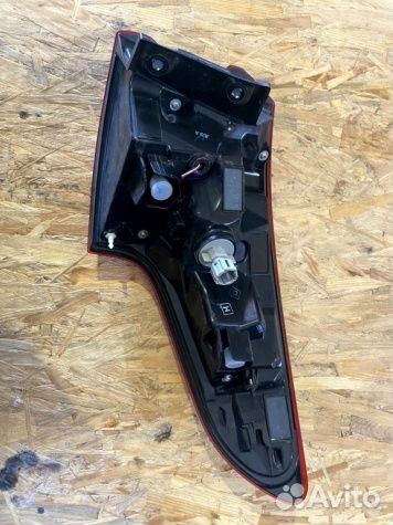 Фонарь задний левый в крыло Ниссан Кашкай джи 11